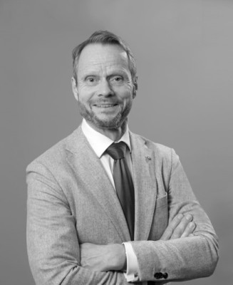 Dealmaker photo