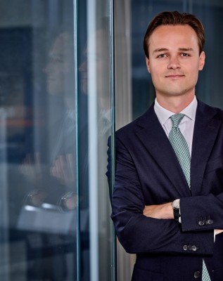 Dealmaker photo