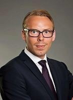 Dealmaker photo