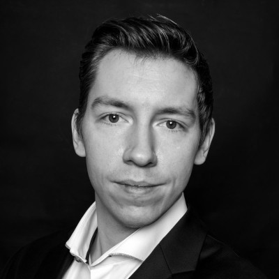 Dealmaker photo