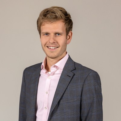 Dealmaker photo