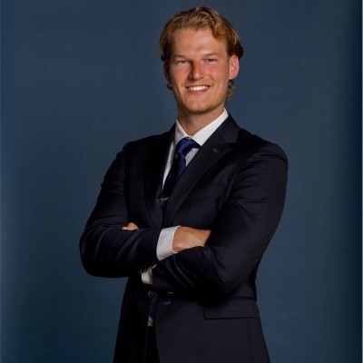 Dealmaker photo