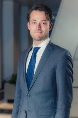 Dealmaker photo