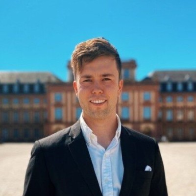 Dealmaker photo