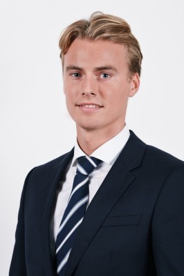 Dealmaker photo