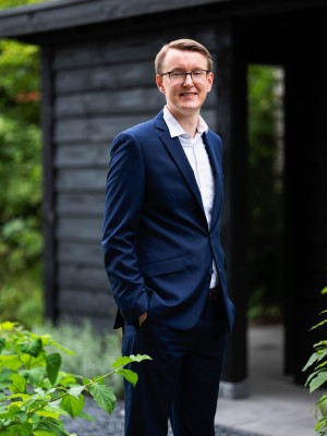 Dealmaker photo