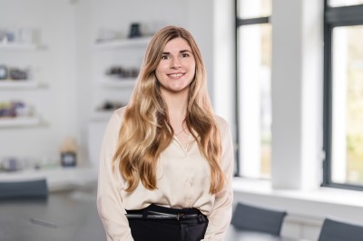 Dealmaker photo
