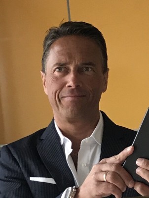 Dealmaker photo