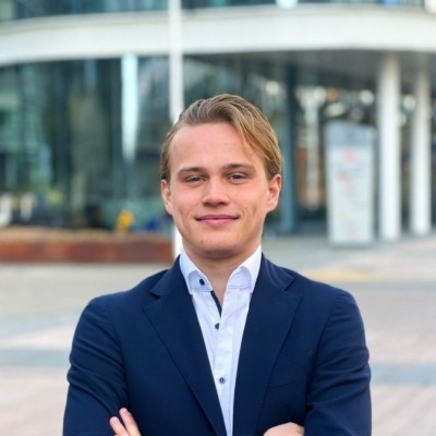 Dealmaker photo