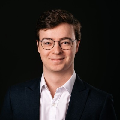 Dealmaker photo