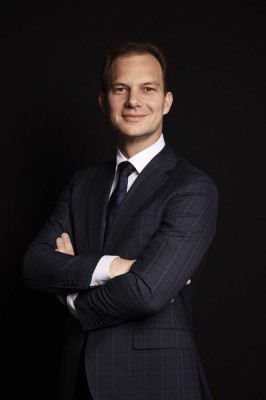 Dealmaker photo