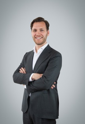 Dealmaker photo