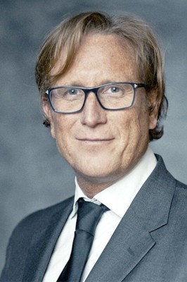 Dealmaker photo
