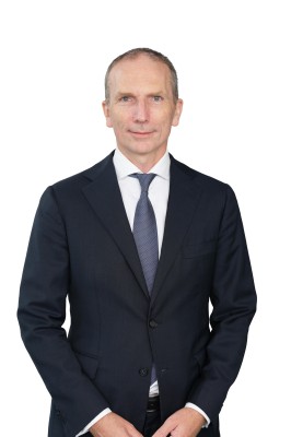 Dealmaker photo