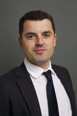 Dealmaker photo
