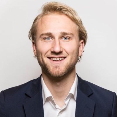 Dealmaker photo
