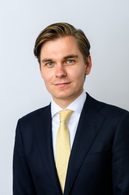 Dealmaker photo