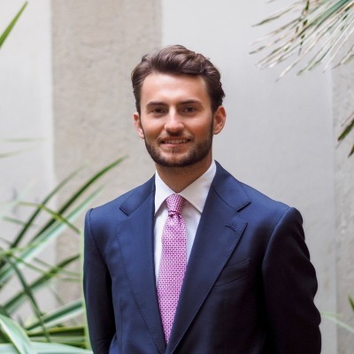 Dealmaker photo