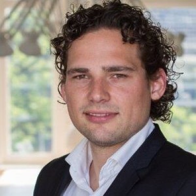 Dealmaker photo
