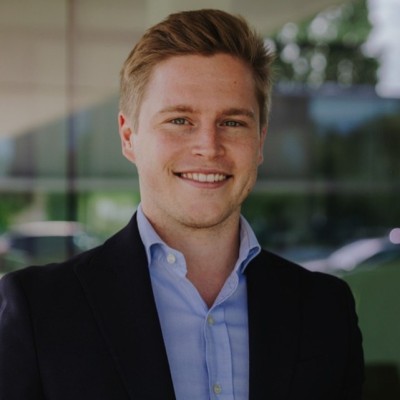 Dealmaker photo