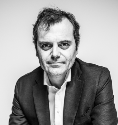 Dealmaker photo