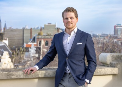 Dealmaker photo