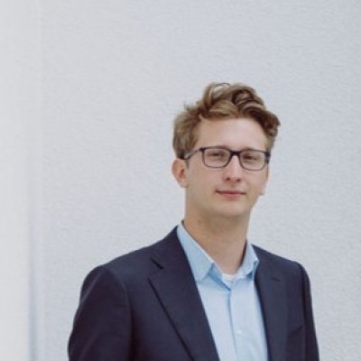 Dealmaker photo