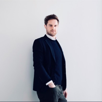 Dealmaker photo