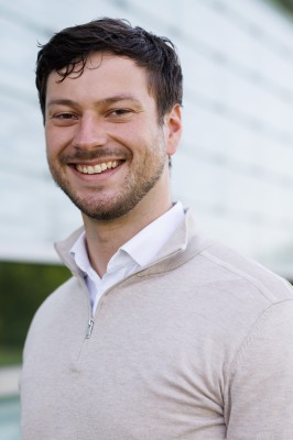Dealmaker photo