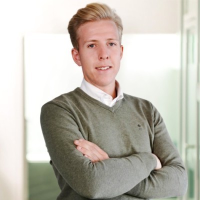 Dealmaker photo