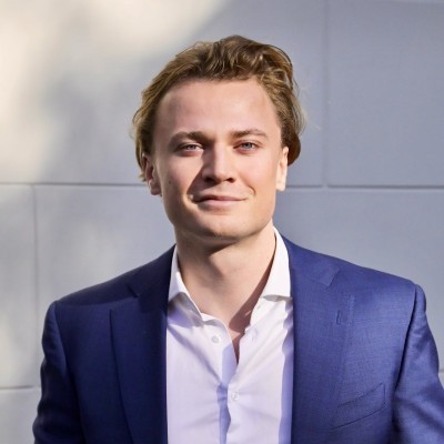 Dealmaker photo