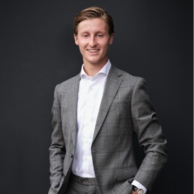 Dealmaker photo
