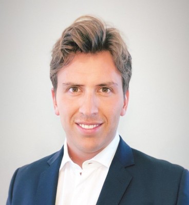 Dealmaker photo