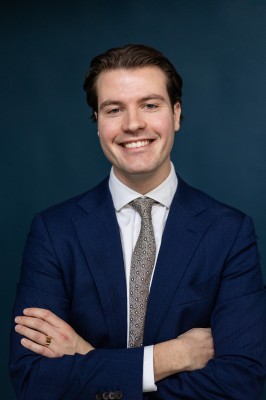 Dealmaker photo