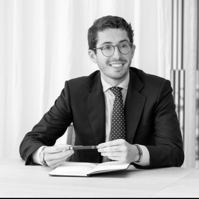 Dealmaker photo