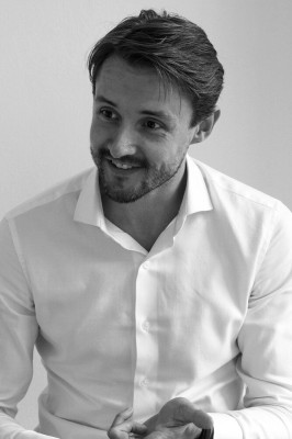 Dealmaker photo
